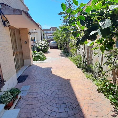 Comfy&Cozy Flat In Fiumicino Center Apartment Luaran gambar